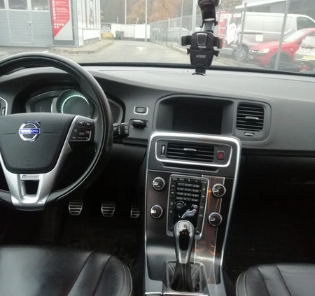 Volvo V60 cena 49500 przebieg: 254000, rok produkcji 2013 z Radymno małe 191